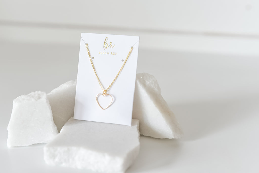 anna ryan dainty heart charm necklace 18k gold plated