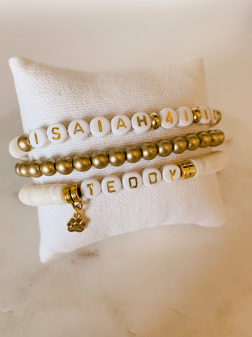 Personalized bead bracelet with dog charm